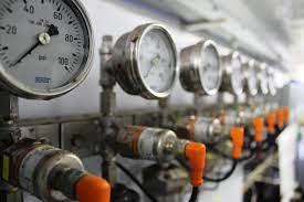 hệ thống máy nén khí sử dụng đồng hồ đo áp suất wika